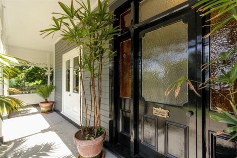 Photo of property in 28 Waiwaka Terrace, Strandon, New Plymouth, 4312