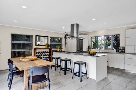 Photo of property in 72e Wairau Road, Oakura, 4314