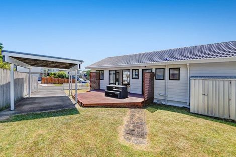 Photo of property in 1/12 Jumento Place, Unsworth Heights, Auckland, 0632