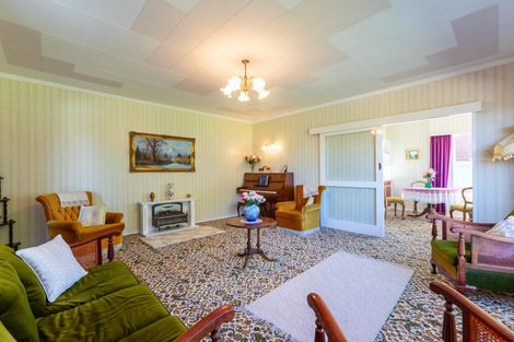 Photo of property in 25 Guy Street, Dannevirke, 4930