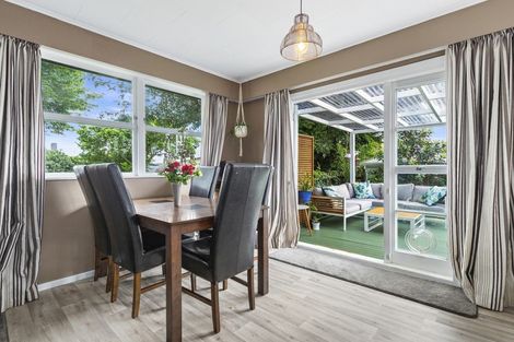 Photo of property in 2 Bremridge Place, Melville, Hamilton, 3206