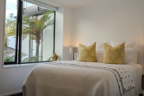 Photo of property in 29 Soleares Avenue, Mount Pleasant, Christchurch, 8081