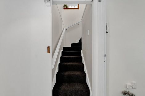 Photo of property in 10 Tasman Street, Vogeltown, New Plymouth, 4310