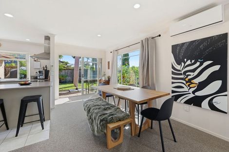 Photo of property in 32 Highfields Terrace, Henderson, Auckland, 0612