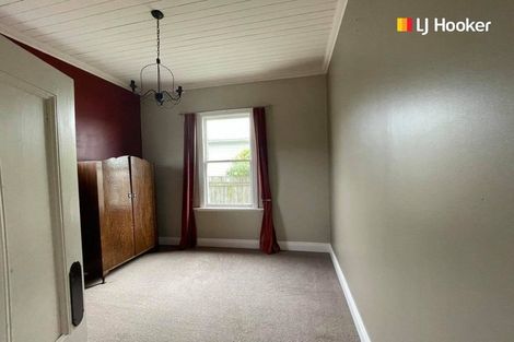 Photo of property in 122 Hargest Crescent, Saint Clair, Dunedin, 9012