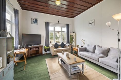 Photo of property in 5 Alexander Street, Ohingaiti, Hunterville, 4785