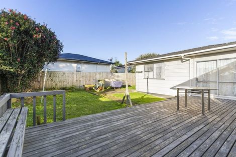 Photo of property in 22 Carbery Place, Manurewa, Auckland, 2102