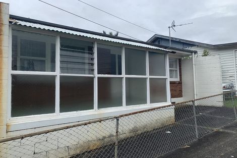 Photo of property in 2/70 Station Road, Papatoetoe, Auckland, 2025