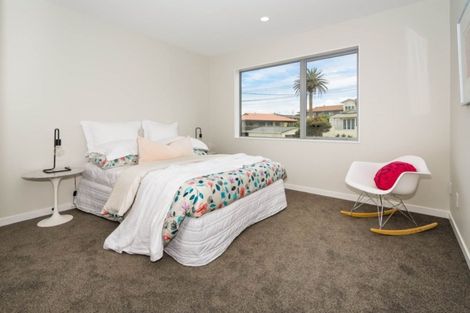 Photo of property in 19 Rangitoto Terrace, Milford, Auckland, 0620