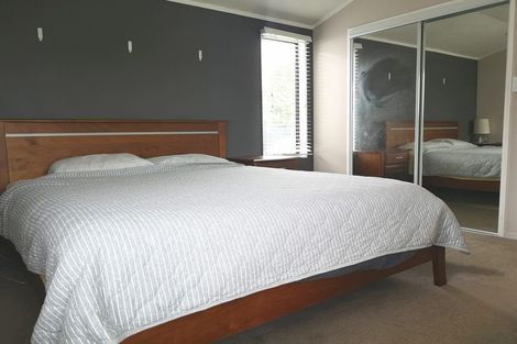 Photo of property in 12 Leven Lane, Totara Heights, Auckland, 2105