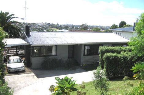 Photo of property in 1/353 Wairau Road, Totara Vale, Auckland, 0629