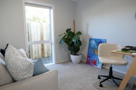 Photo of property in 36 Koru Loop, Paraparaumu, 5032