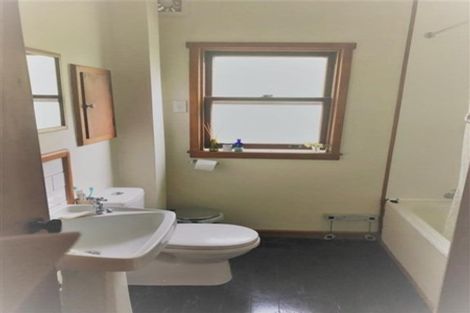 Photo of property in 55 Walter Road, Lowry Bay, Lower Hutt, 5013