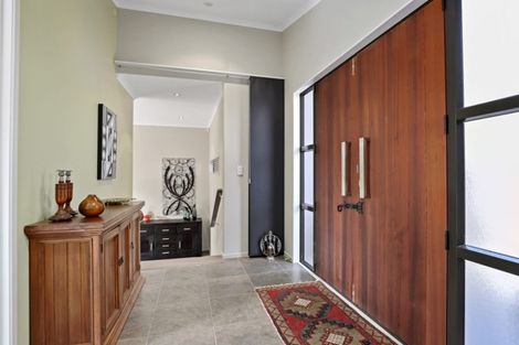 Photo of property in 2 Grenache Place, Rototuna, Hamilton, 3210