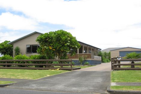 Photo of property in 5 Puriri Road, Pukekohe, 2120