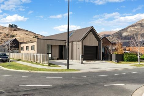 Photo of property in 1 Bellamore Street, Lake Hayes, Queenstown, 9304