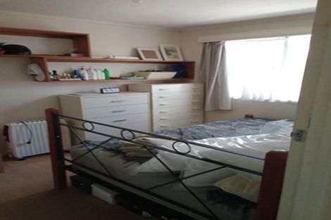 Photo of property in 28 Mayfield Road, Glenfield, Auckland, 0629