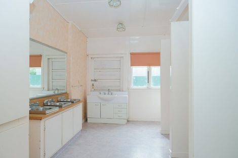 Photo of property in 16 Greenwich Street, Waihola, Milton, 9073