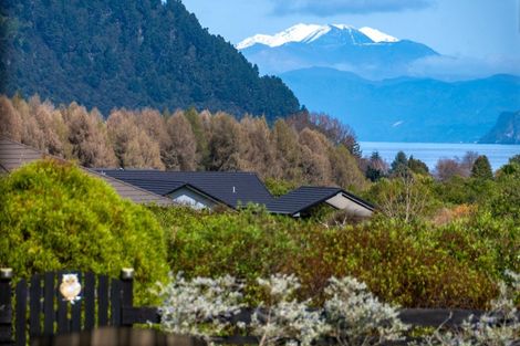 Photo of property in 16 Lacebark Drive, Kinloch, Taupo, 3377