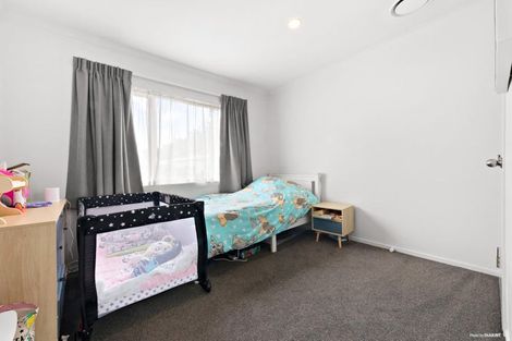 Photo of property in 51a Oreil Avenue, West Harbour, Auckland, 0618