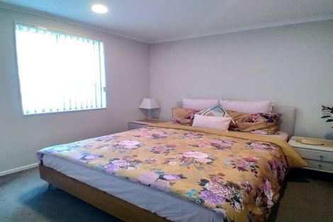 Photo of property in 14 Warbler Crescent, Papakura, 2110