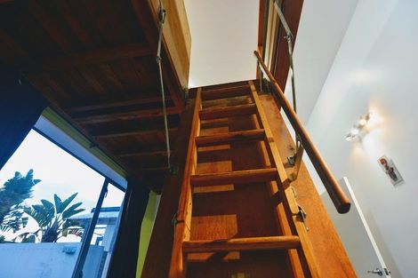 Photo of property in 4 Roberts Road, Matakatia, Whangaparaoa, 0930