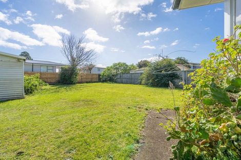 Photo of property in 10 Brentford Place, Manurewa, Auckland, 2102