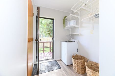 Photo of property in 2/18 Gloria Avenue, Te Atatu Peninsula, Auckland, 0610