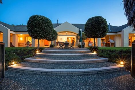 Photo of property in 82 Brownhill Road, Whitford, Manurewa, 2576