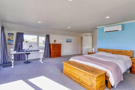 Photo of property in 7 Jacaranda Grove, Maungaraki, Lower Hutt, 5010