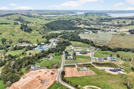 Photo of property in 2 Arahanga Road, Paparoa, 0571