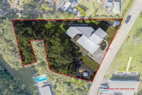 Photo of property in 299 Whangaparaoa Road, Red Beach, 0932