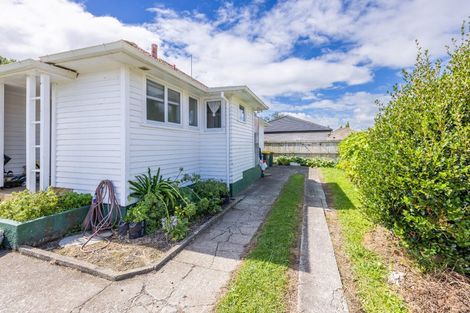 Photo of property in 37 Ross Crescent, Fairfield, Hamilton, 3214