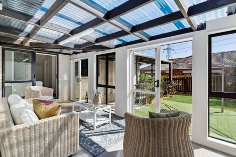 Photo of property in 8 Lowburn Place, Clover Park, Auckland, 2019