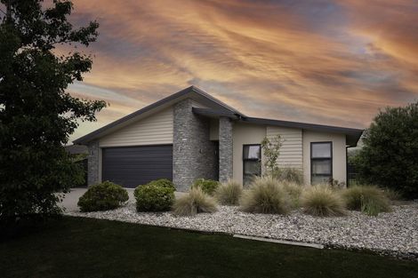 Photo of property in 16 Stowell Drive, Cromwell, 9310