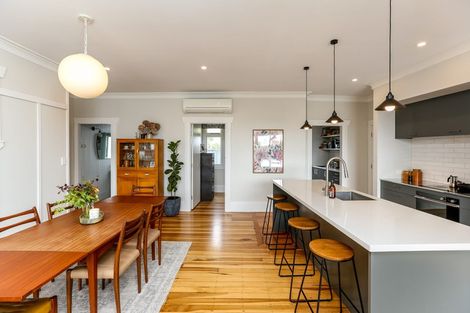 Photo of property in 22 Cutfield Road, New Plymouth, 4310