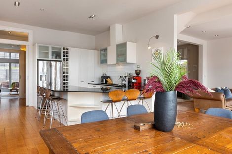 Photo of property in 17 Austin Street, Mount Victoria, Wellington, 6011