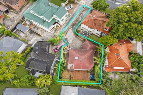 Photo of property in 2/19 Rodney Road, Northcote Point, Auckland, 0627