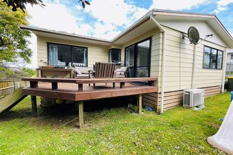 Photo of property in 10a Elizabeth Drive, West Harbour, Auckland, 0618