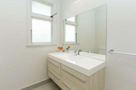 Photo of property in 42 Ferry Road, Clive, 4102