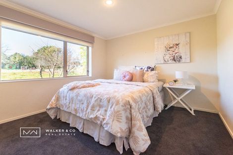 Photo of property in 2 Tuhua Lane, Brown Owl, Upper Hutt, 5018