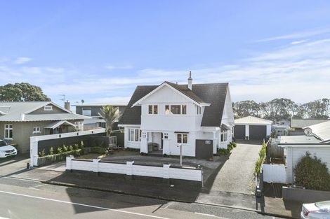 Photo of property in 244 Saint Aubyn Street, New Plymouth, 4310