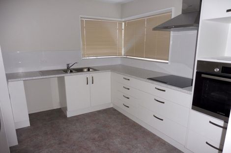 Photo of property in 2/17 Fieldmoor Place, Parklands, Christchurch, 8083