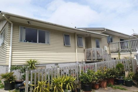 Photo of property in 17 Bell Street, Tawa, Wellington, 5028