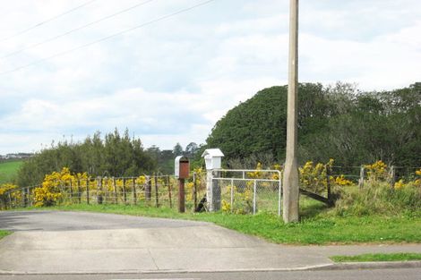 Photo of property in 333 Mangorei Road, Merrilands, New Plymouth, 4312