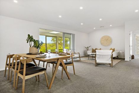 Photo of property in 21 Eric Farley Drive, Kumeu, 0810