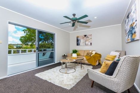 Photo of property in 13 Lagoon Way, West Harbour, Auckland, 0618