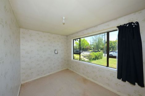 Photo of property in 10 Larch Place, Casebrook, Christchurch, 8051