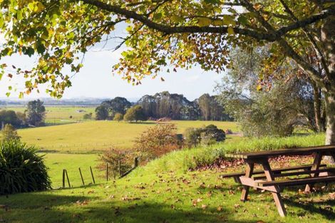 Photo of property in 271 Clevedon Kawakawa Road, Clevedon, Papakura, 2585