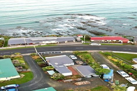 Photo of property in 32 Esplanade, Kaka Point, Balclutha, 9271